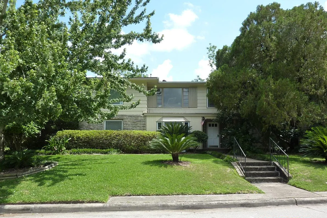Front - Room available near Rice Village (2 bed/1 bath) Apartments