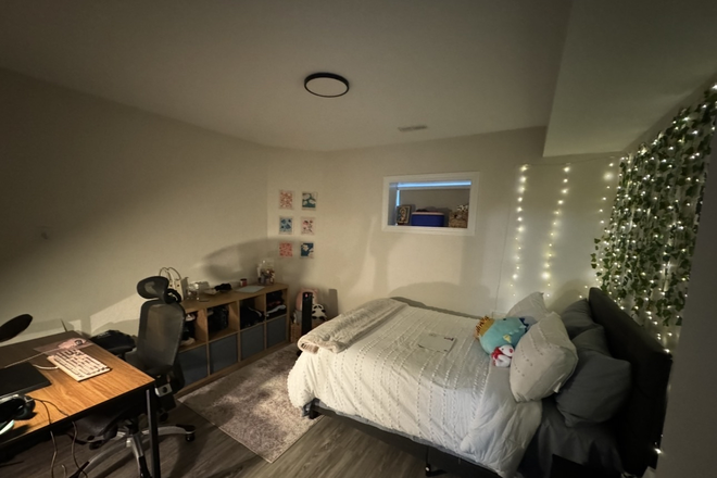 Bedroom - 3 bedrooms with 3 private bathrooms