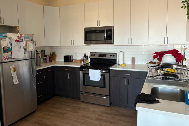 Kitchen - Landmark Apartments