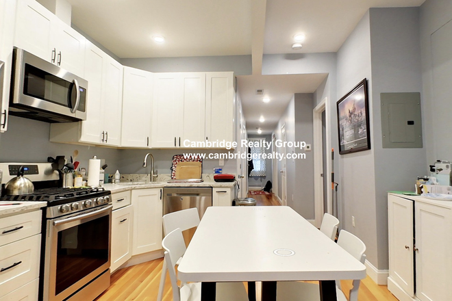 Kitchen - Oxford St 4 bd 2 bth avail 9/1 central AC, Laundry In Unit