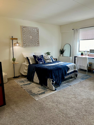 Bedroom - Parkway Plaza