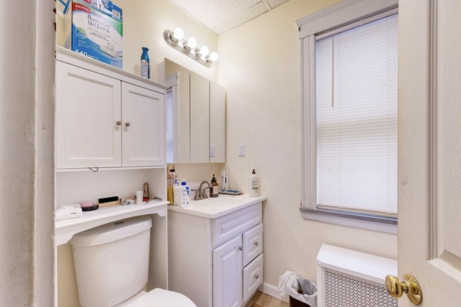 Bath 2 - NEW RENOVATED 5 BED NEAR TUFTS UNIVERSITY Apartments