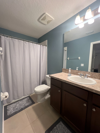 full private bath - Furnished private room with full bathroom, close to UCF, Lake Nona-Kissimme, Airport House