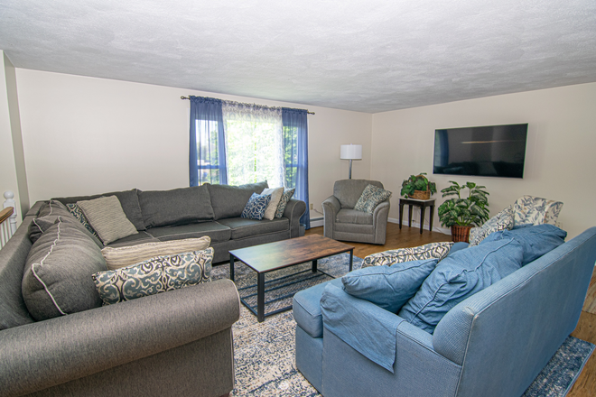 Living Room - Available for a group of 5! 5 Bedroom home in Eastward Look!