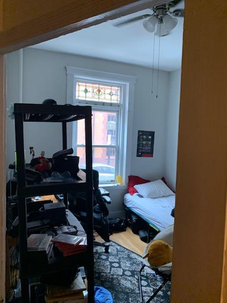 hubrealtyproperties.com - Handy one bedroom split with dishwasher, in the Fenway Apartments