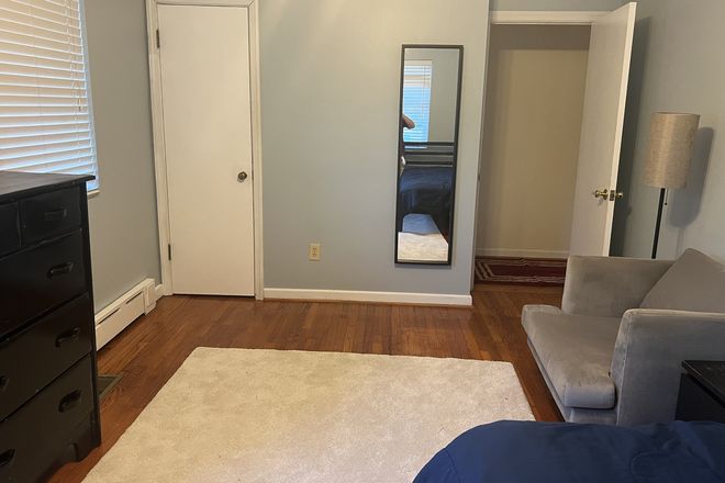 Large first floor bedroom - LOCATION!!  3402 Notre Dame Street - Short walk to UMD - One block to UMD Shuttle - Fully furnished House
