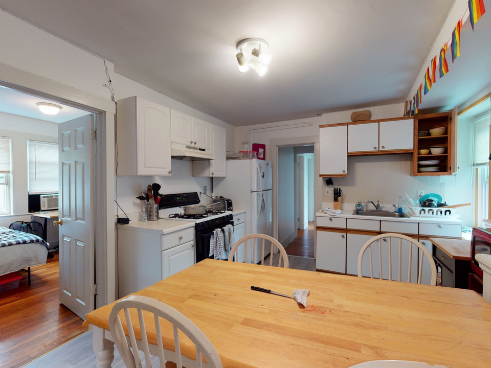 Private furnished bedroom in deluxe