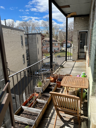 balcony - Sunny Brighton 1 bed with balcony for 8/1 - NO FEE! Apartments