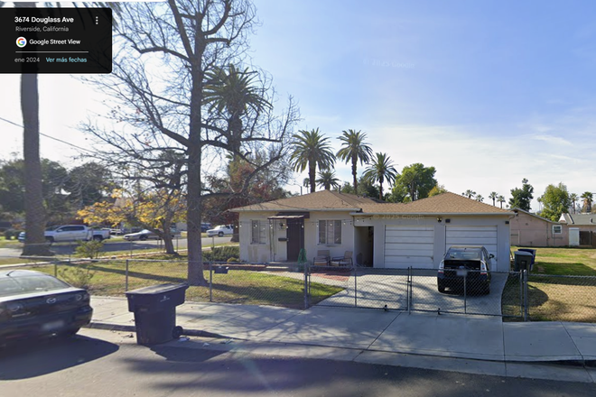 Outside street photo (inside photos or tour upon request) - Sara House