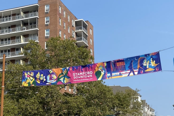 Summer short rent ! Best location at Centre of Stanford DowntownNew Decorated 2B1B Apartment . 7 minutes walk to UCONN Stanford and 10 min - Downtown best Location, close to all *one  Bedroom of 2B1B* for female student Apartments