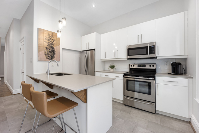 Kitchen - Private Backyard | Walk to UofT | Main Floor 1bed1bath |