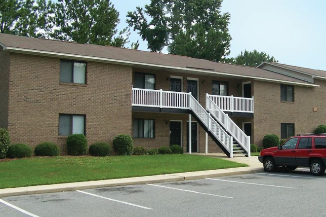 Exterior - College Park Apartments