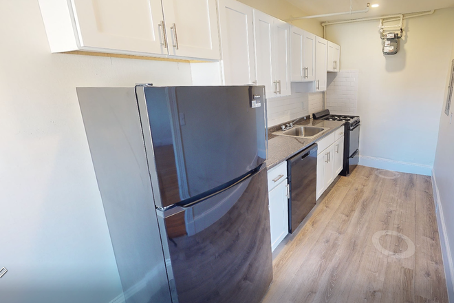 Visit hubrealtyproperties.com - Brighton, Large 1 bedroom with new kitchen Apartments