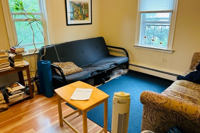 bed - rooms avaiable in 3 bed 1bath, laundry in unit near MIT, redline Apartments