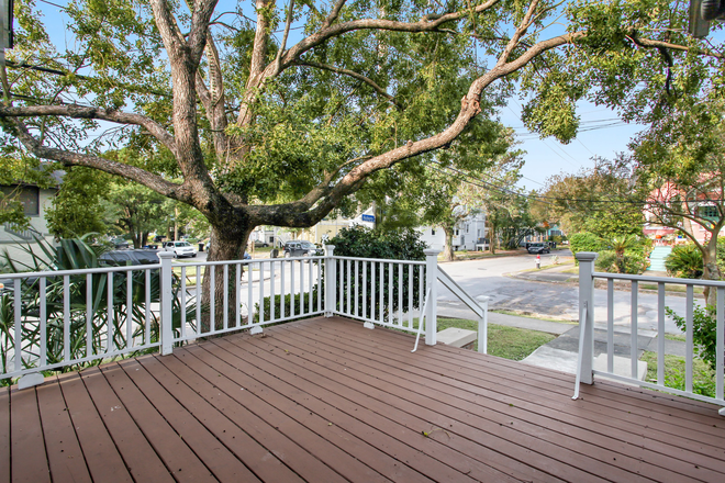 Front porch - Single Family Home! Cute 2 Bedroom Cottage!
