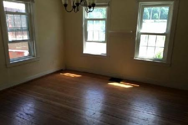 dining room - 32 Knightly Rd