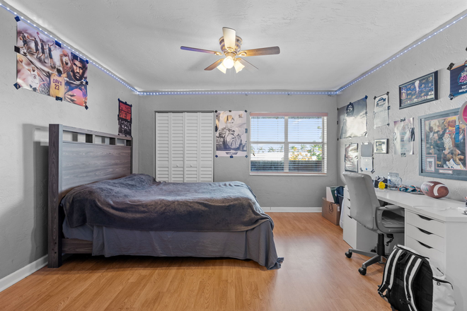 Bedroom #1 - Fully furnished Condo that is less than 1 mile from campus and all utilities included!!