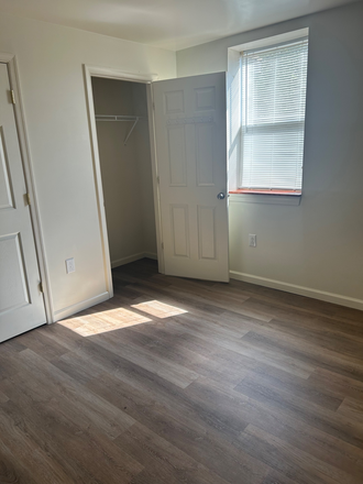 Bedroom - 1 Bedroom. 3 min from LU. ALL UTILITIES INCLUDED. Apartments