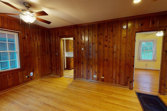 Photo - Downtown Cottage! House