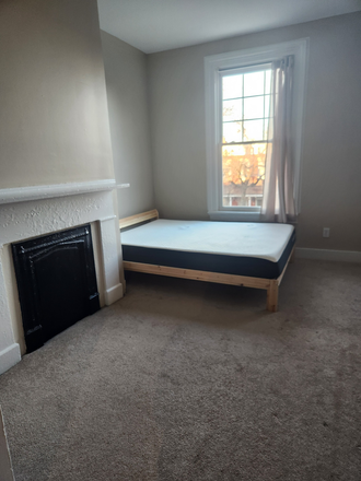 Bedroom - Furnished Bedroom 10 minute walk from campus