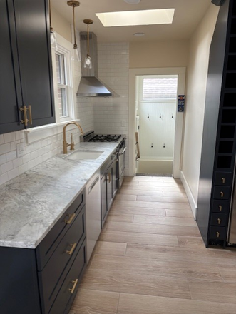 kitchen - 1010 Euclid House