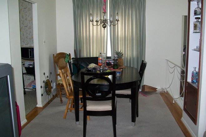 Dining room - 5-Bed, 2-bath, 2-Kitchen House - 1 Bdrm available Jun and 1 Bdrm available Aug.2025