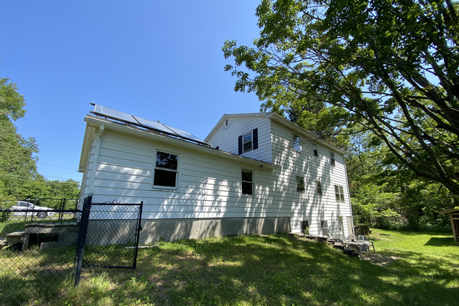 Exterior - 73 Rocky Hill Road House