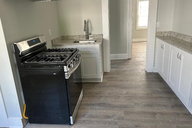 kitchen - Walk to Emory! Spacious one bedroom, new renovation, Utilities included! Available now!