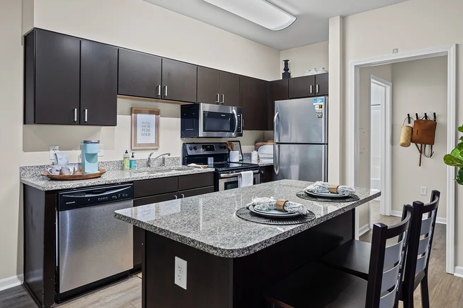 Kitchen - Chauncey Square, close to campus