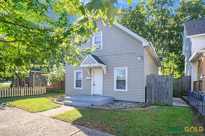 Home front - 724 East Washington Street House