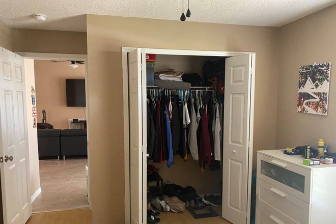 Room for available - Modern Furnished Room w/ All Utilities & Gym Included House