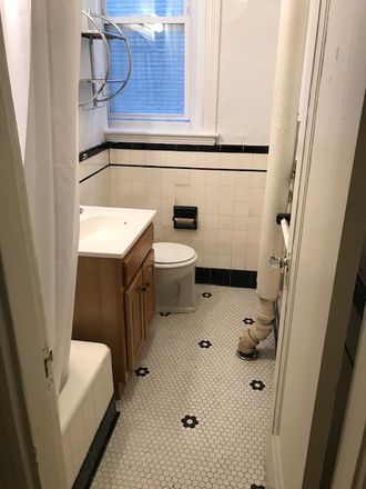 Hub Realty - Cleveland Circle, huge 1 bedroom with updated kitchen, on green line T Apartments