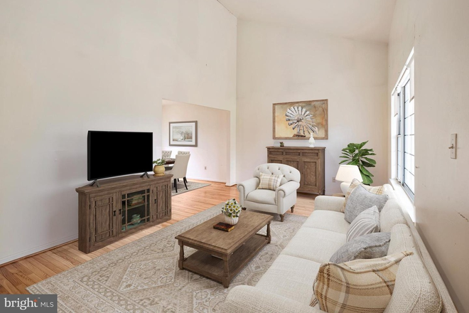 Great Room/ Living Room 1 - Newly Renovated Vibrant Large House 8 min. walk to Xfinity Center