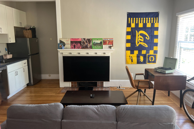 Living room - Northside 3 bed/1 bath Apartments