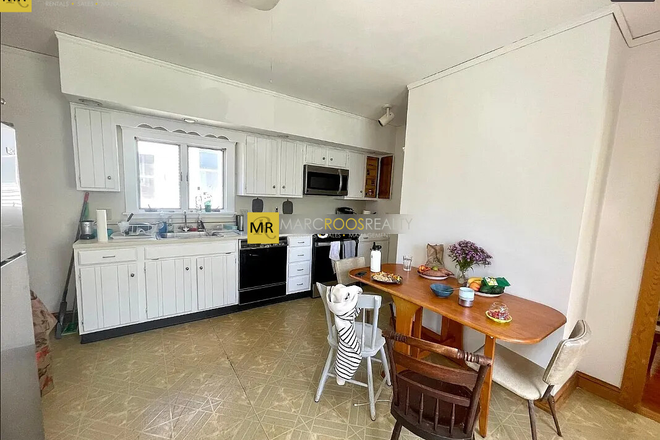 Call NOW for showings! 617-236-8600 - CURTIS ST -*NO FEE* XL 6BR SINGLE FAMILY HOUSE NEAR TUFTS FOR *6/1/2026* W/ PRKNG, LNDRY, 2 BATH!