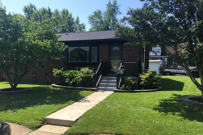 Outside Street View - Front - Fully Renovated 5 Bedroom, 2 Bath House with Bonus Kitchenette, Family Room + Laundry in Basement