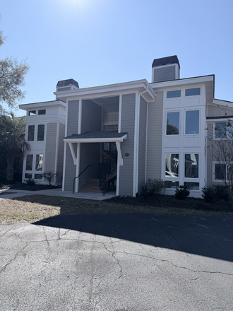 Front of unit - 275 Alexandra Dr Unit 15  1-Bedroom 1 Bath