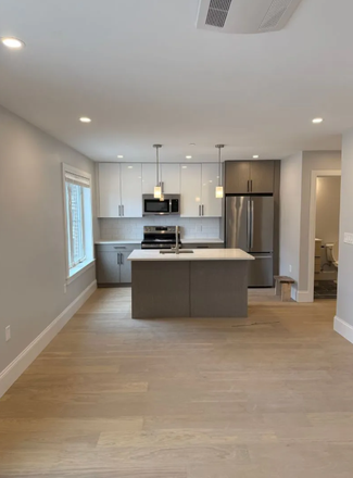 kitchen/living space - *NO BROKERS FEE!* Renovated 2Bed/2Bath w/ LAUNDRY IN UNIT! Avail. 9/1/26!! Apartments