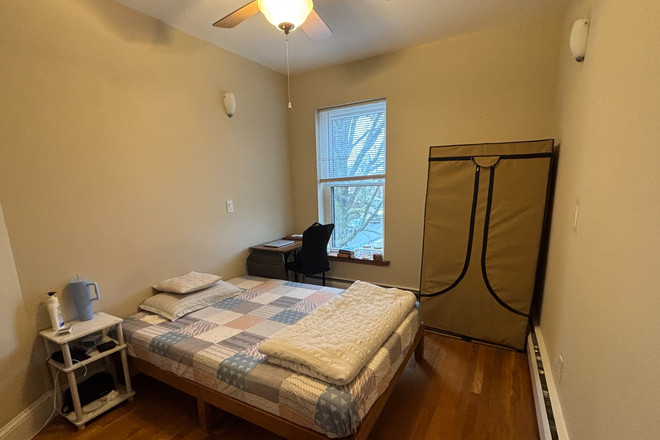 Room - 30 Moreland St (Ideal for International & Graduate Students)