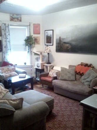 hubrealtyproperties.com - Handy front facing one bedroom with decorative fireplace, in Allston Apartments