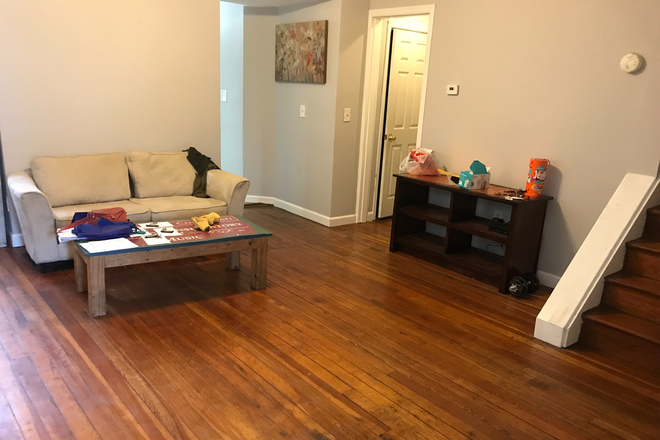 Living room - House close to campus, AKA The Halfway