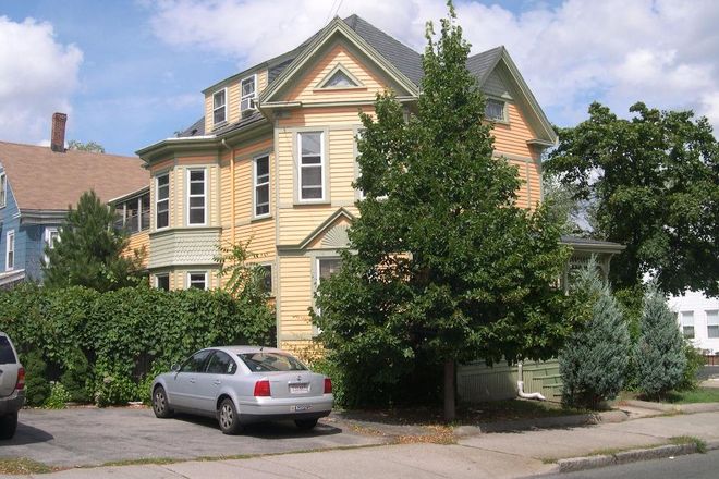 House - Gorgeous 2 BD Victorian Apartment for rent