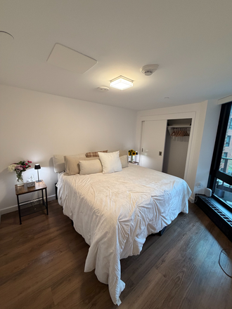 Bedroom - Move In Ready 1B/1B Soldiers Field Park Apartments