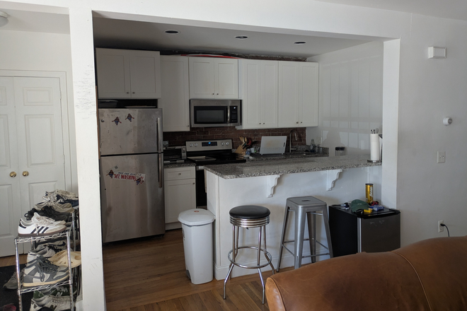 Kitchen - Large apartment, close to campus