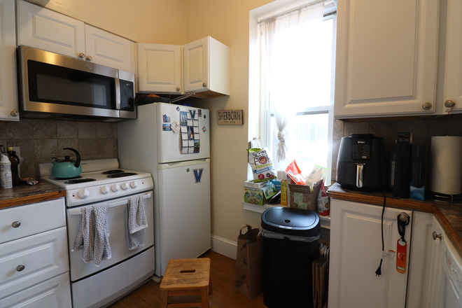 kitchen - Spacious Coolidge Corner 2 bed with parking for rent - NO FEE! Apartments