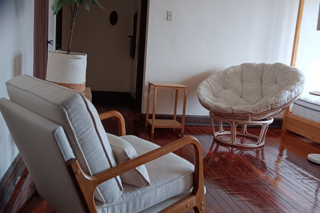 Big rooms - FREE HEAT!!! HUGE ROOMS!!! 2 blocks to UC & 1 block to shopping! Apartments