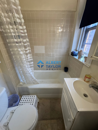 Bathroom - Cute 2 Bedroom on Park Drive!! Heat & Hot Water!! Apartments