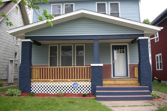 House - 809 Miner St -  On Student block with other students. Close to Campus, Walking distance House