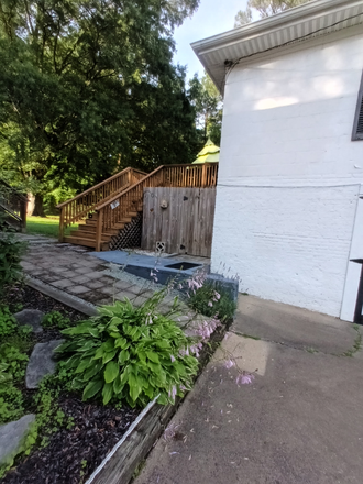 Walkway to apartment - Room For Rent In a Quiet Barn Style Apartment 5 Minutes From Downtown Durham