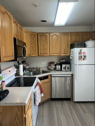  - Spring 2026 Sublease - Apartment Unit on Pleasant Street